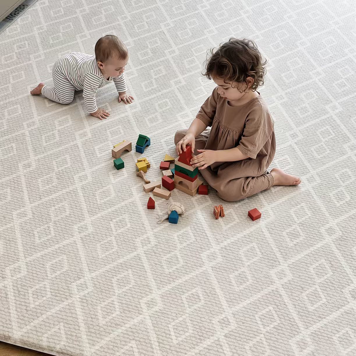 Play mat with children